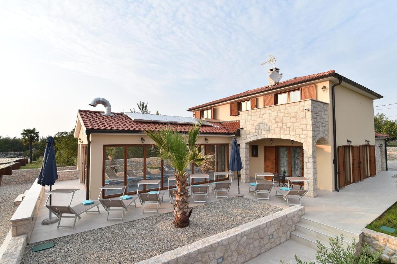 Villa Muskatel -With Heated Pool Brzac ภายนอก รูปภาพ