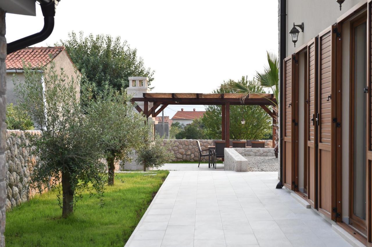 Villa Muskatel -With Heated Pool Brzac ภายนอก รูปภาพ