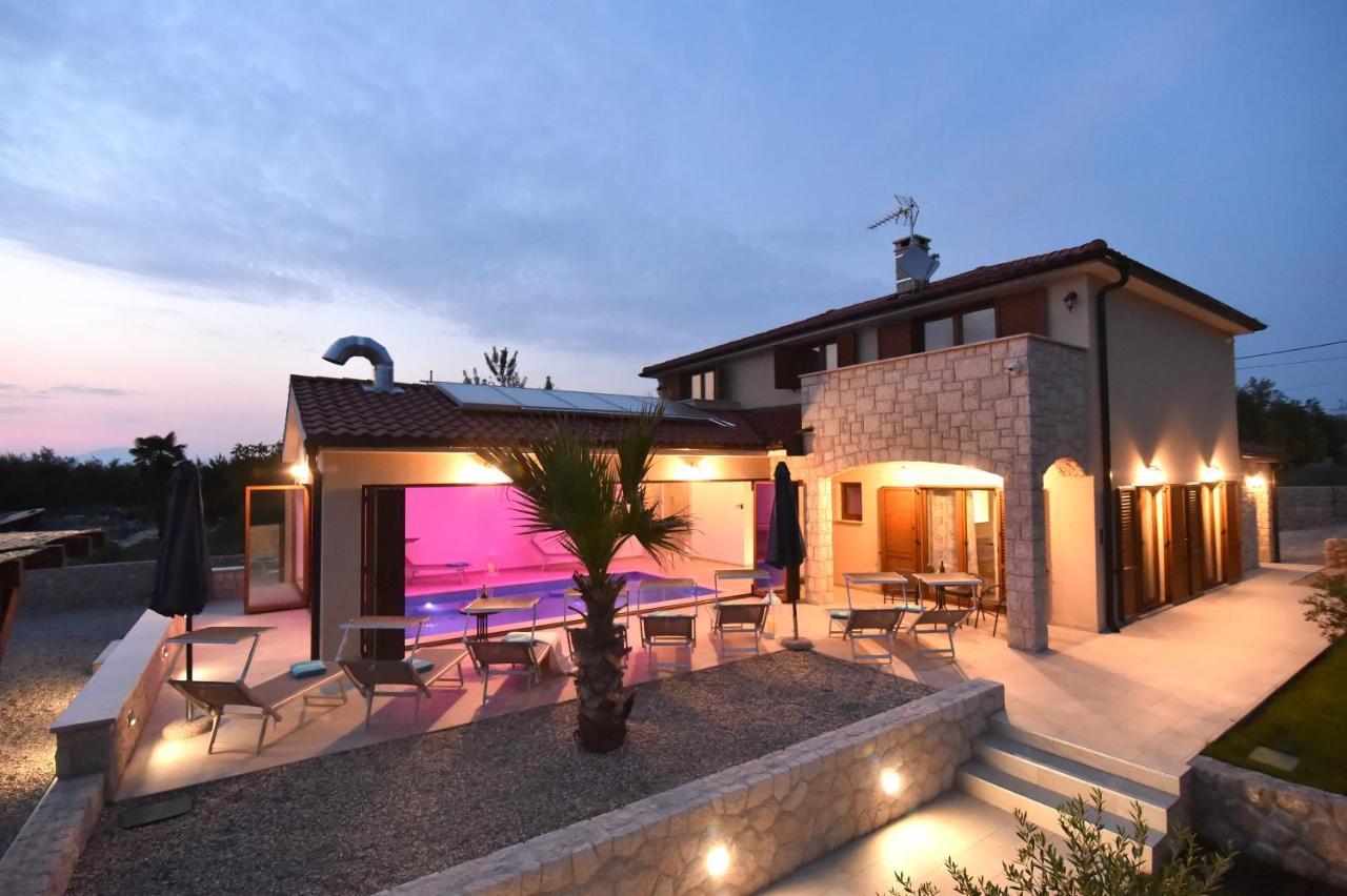 Villa Muskatel -With Heated Pool Brzac ภายนอก รูปภาพ