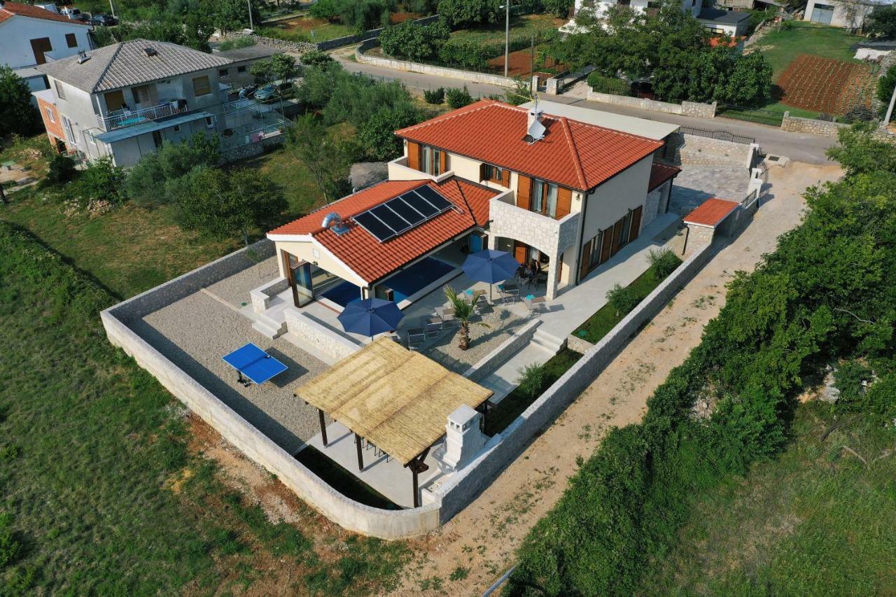 Villa Muskatel -With Heated Pool Brzac ภายนอก รูปภาพ