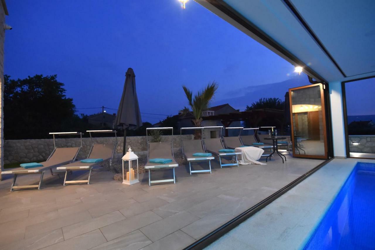 Villa Muskatel -With Heated Pool Brzac ภายนอก รูปภาพ