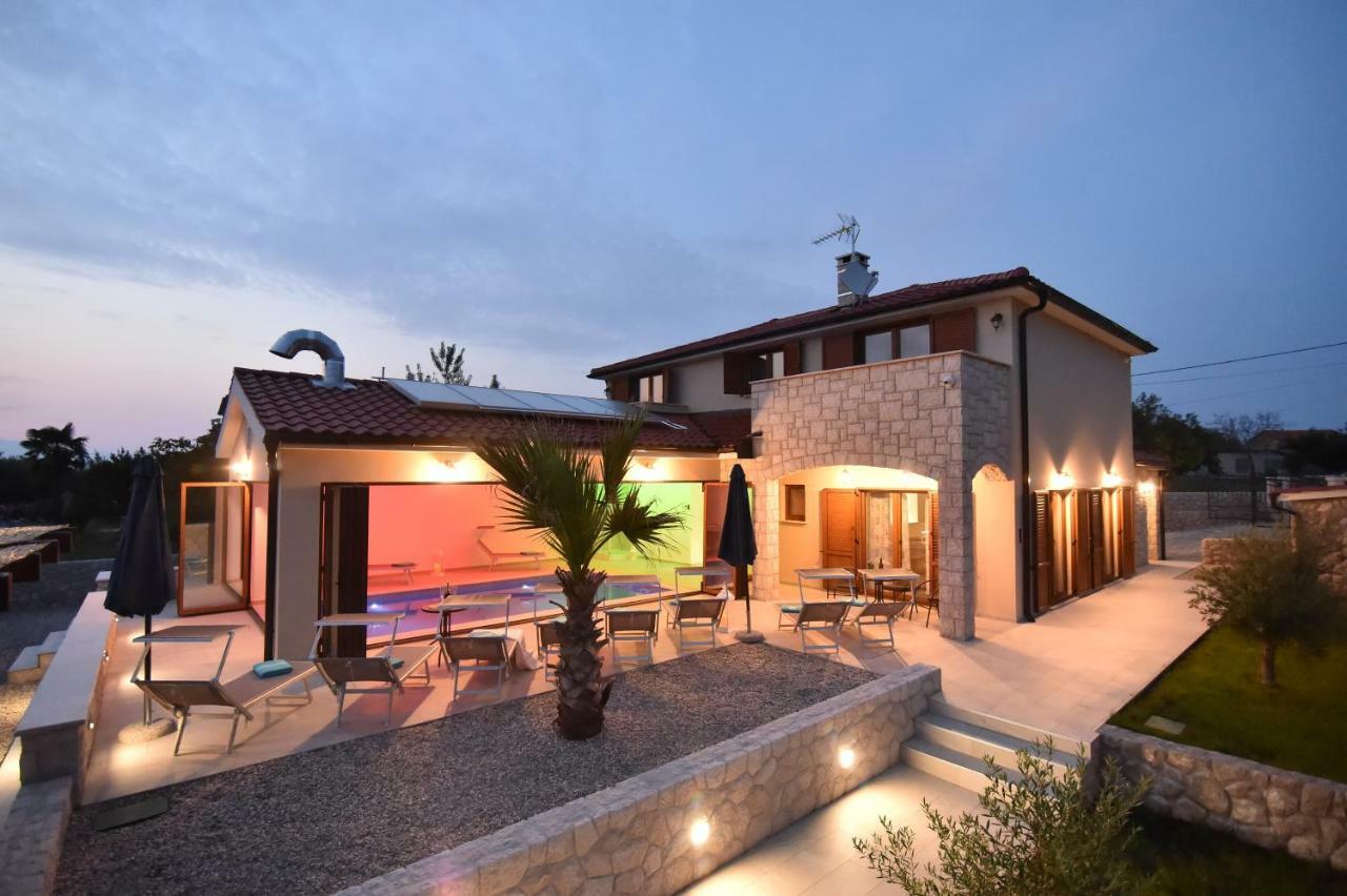 Villa Muskatel -With Heated Pool Brzac ภายนอก รูปภาพ