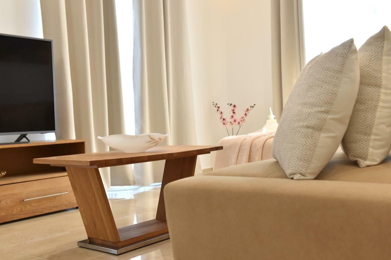Villa Muskatel -With Heated Pool Brzac ภายนอก รูปภาพ