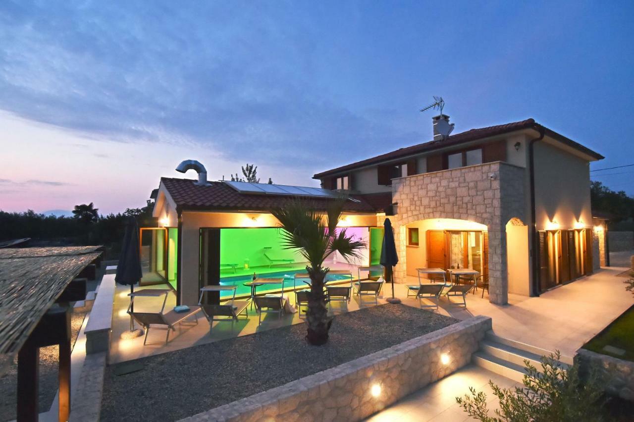Villa Muskatel -With Heated Pool Brzac ภายนอก รูปภาพ